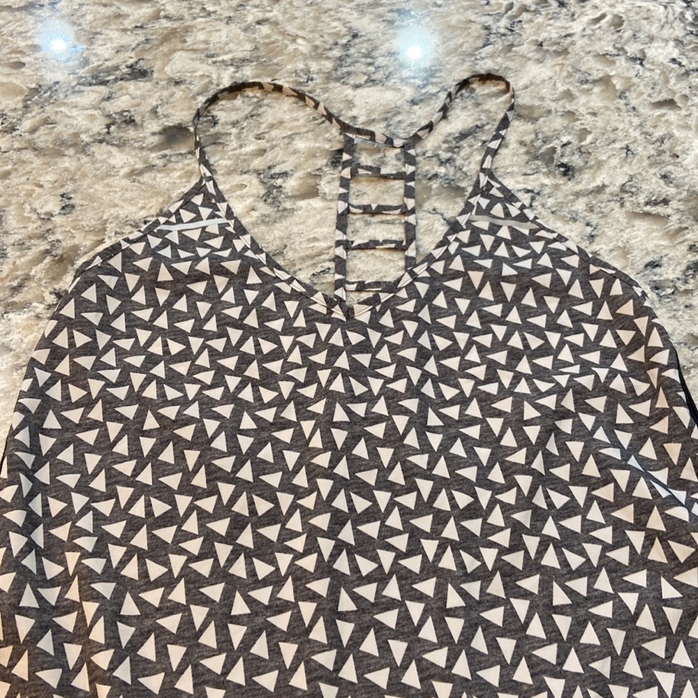 Lululemon | breezy singlet blouse size 4 - Picture 5 of 14